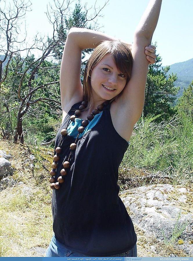 20P Pictures of teen star Josie Model being nude outside