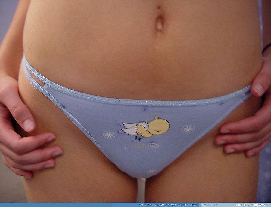20P Pictures of Josie Model being naughty in the bathroom