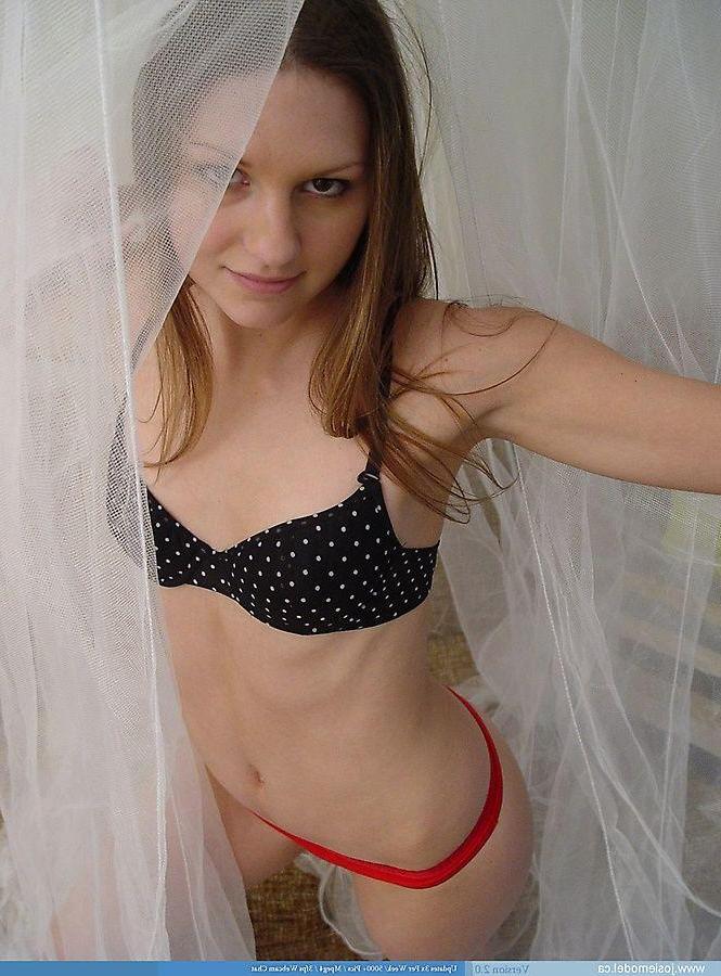 20P Pictures of teen Josie Model ready for some intimate action