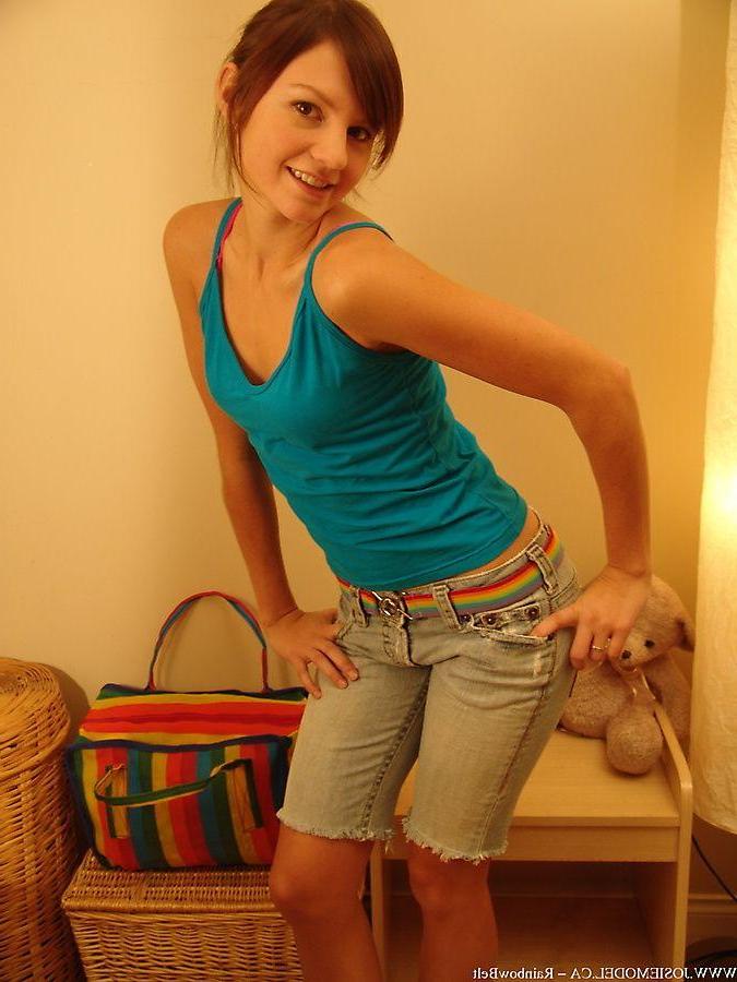 20P Pictures of Josie Model showing her boobs