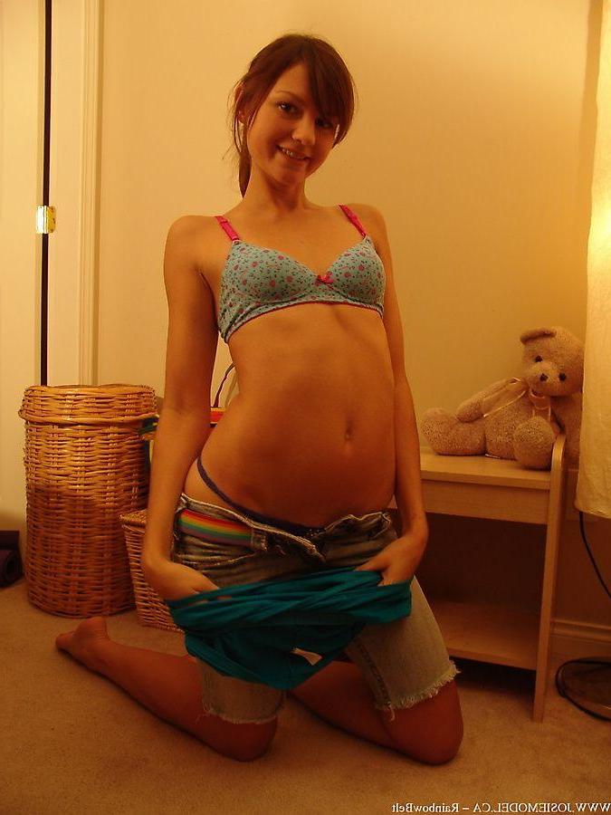 20P Pictures of Josie Model showing her boobs