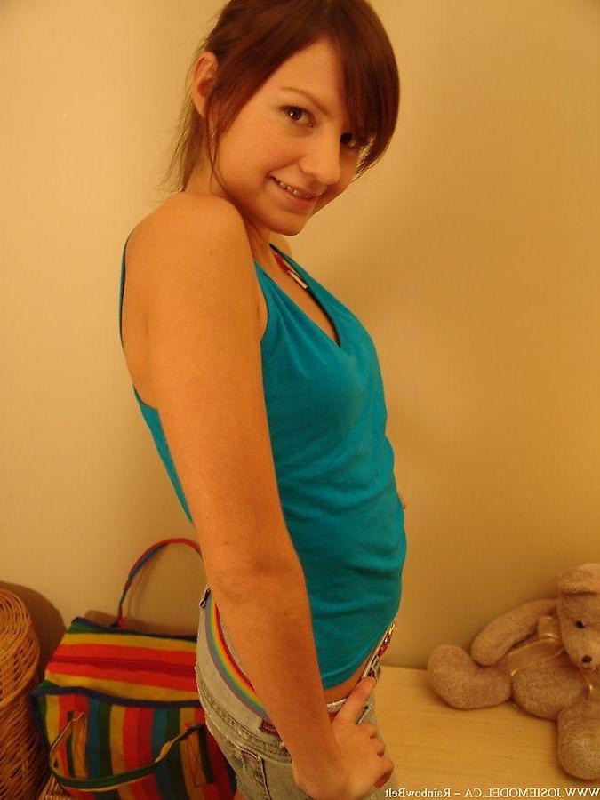 20P Pictures of Josie Model showing her boobs