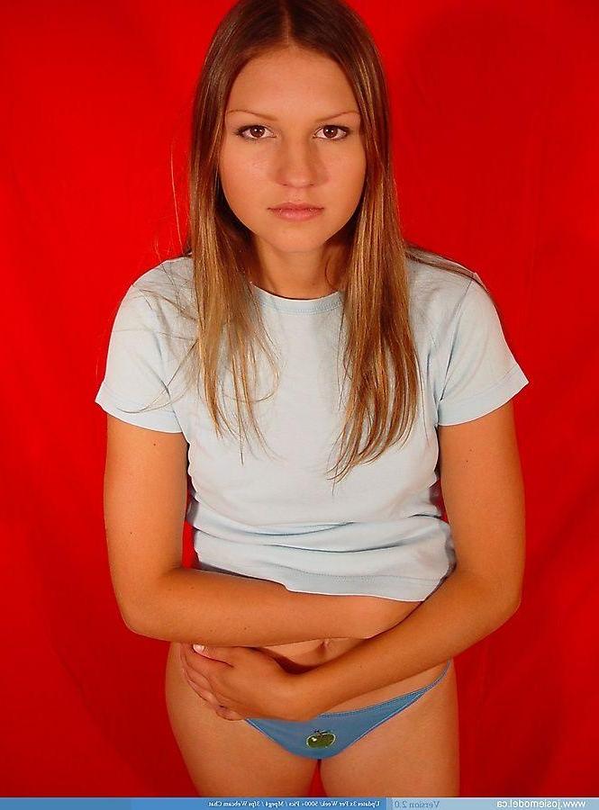 20P Pictures of teen hottie Josie Model showing off her tits