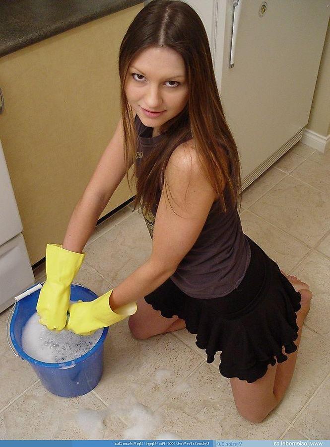 20P Pictures of teen Josie Model cleaning your floor
