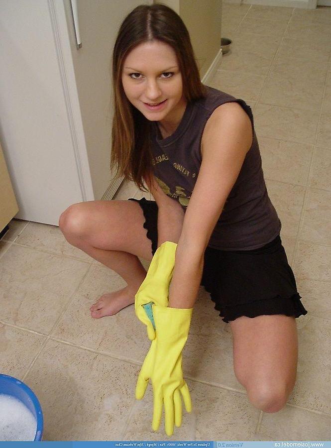 20P Pictures of teen Josie Model cleaning your floor