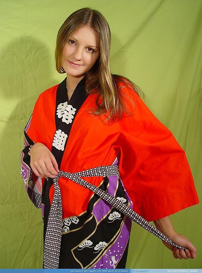 20P Pictures of teen Josie Model showing off her cuteness