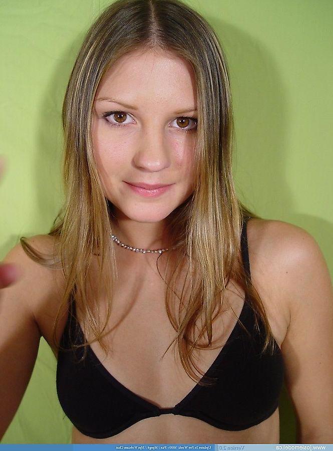 20P Pictures of teen Josie Model showing off her cuteness