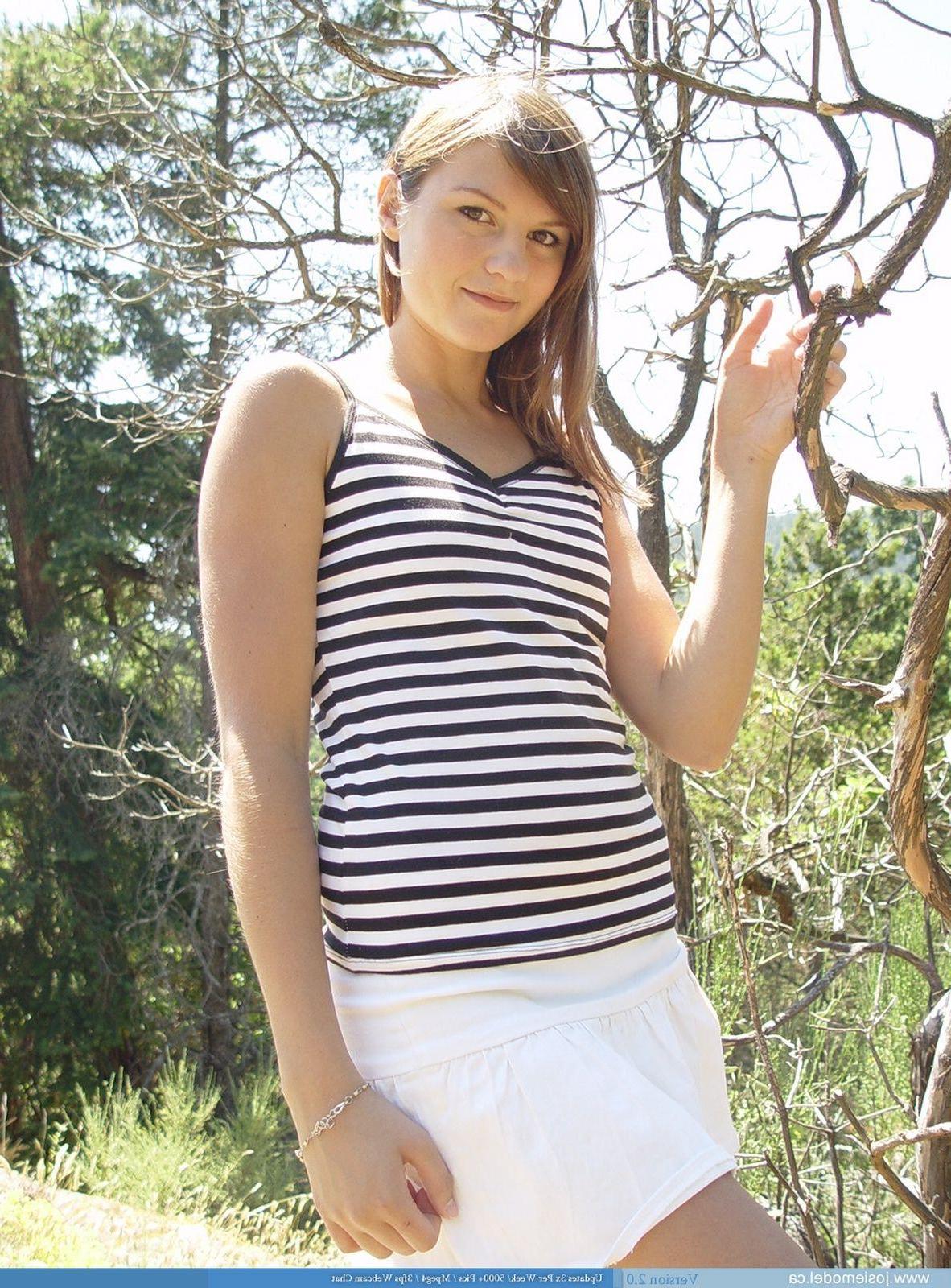 20P Pictures of teen hottie Josie Model showing her hotness outside