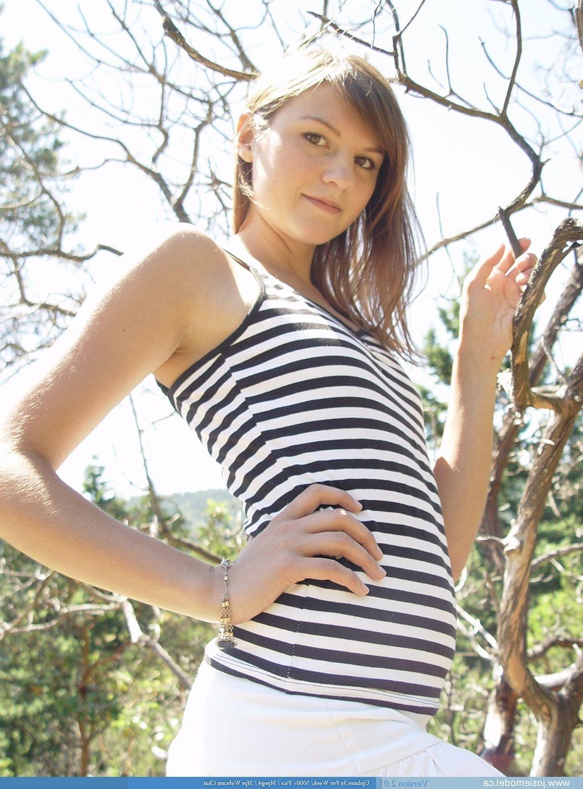 20P Pictures of teen hottie Josie Model showing her hotness outside