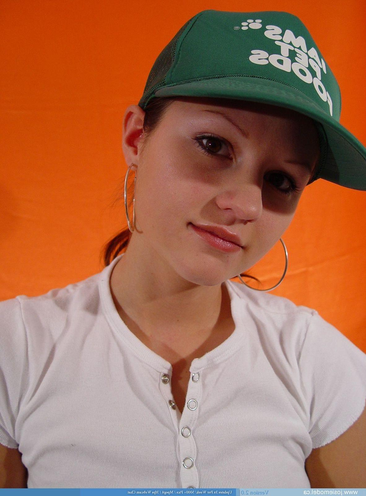 20P Pictures of Josie Model ready to play with you