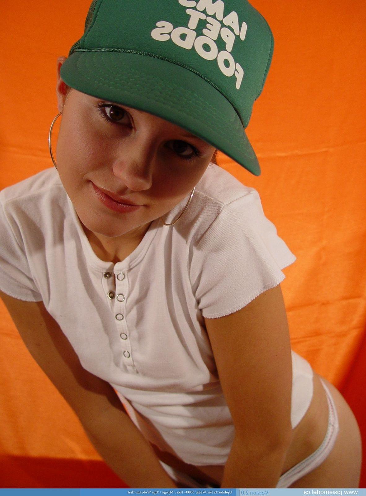 20P Pictures of Josie Model ready to play with you