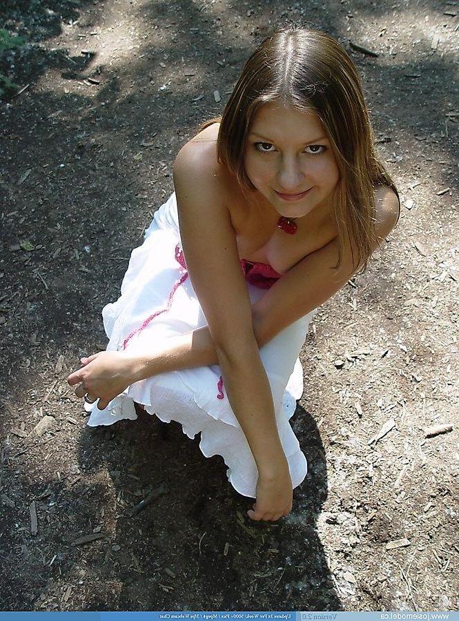 20P Pictures of teen cutie Josie Model exposing her tits outside