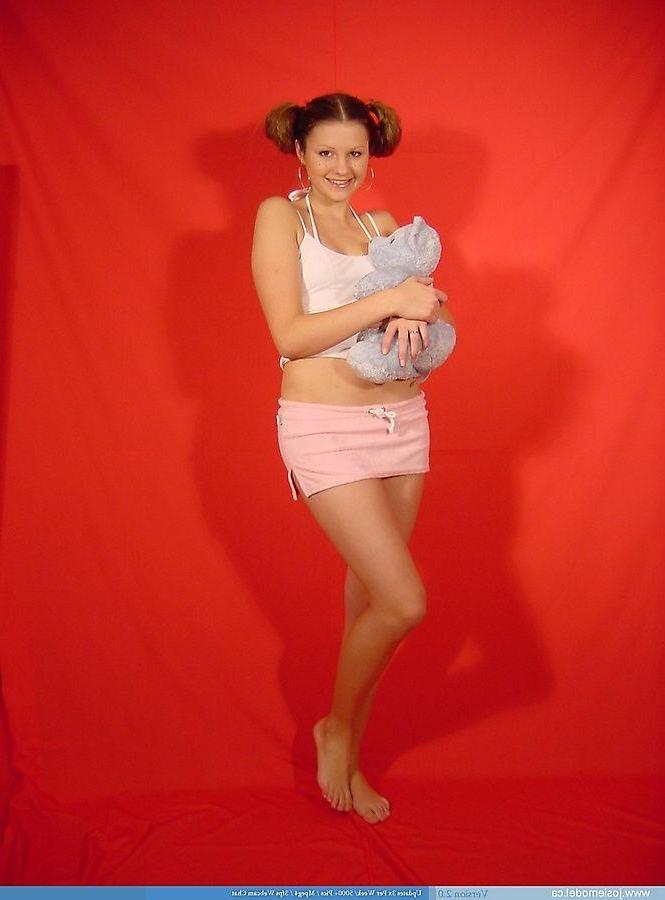 20P Pictures of Josie Model showing off in a bikini
