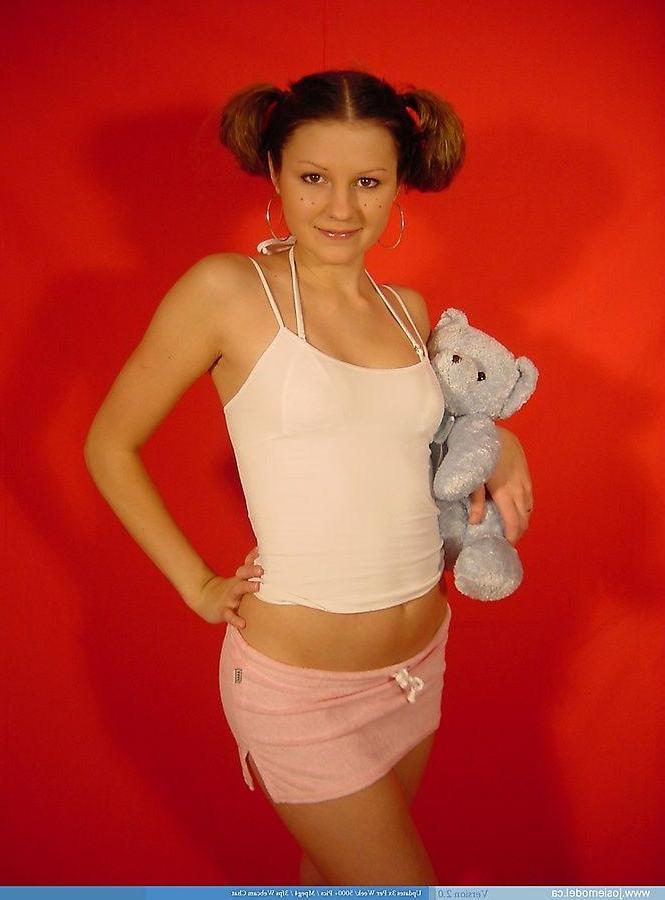 20P Pictures of Josie Model showing off in a bikini