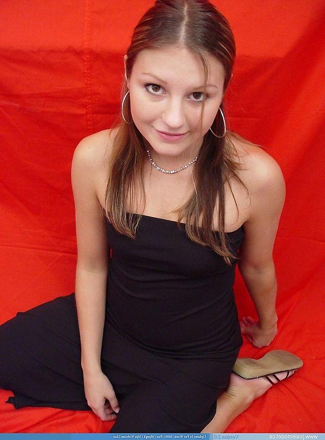 20P Pictures of teen cutie Josie Model showing you her perky tits