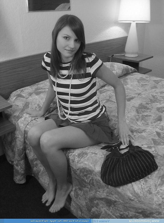 20P Pictures of teen Josie Model showing her small tits