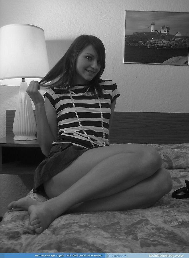 20P Pictures of teen Josie Model showing her small tits