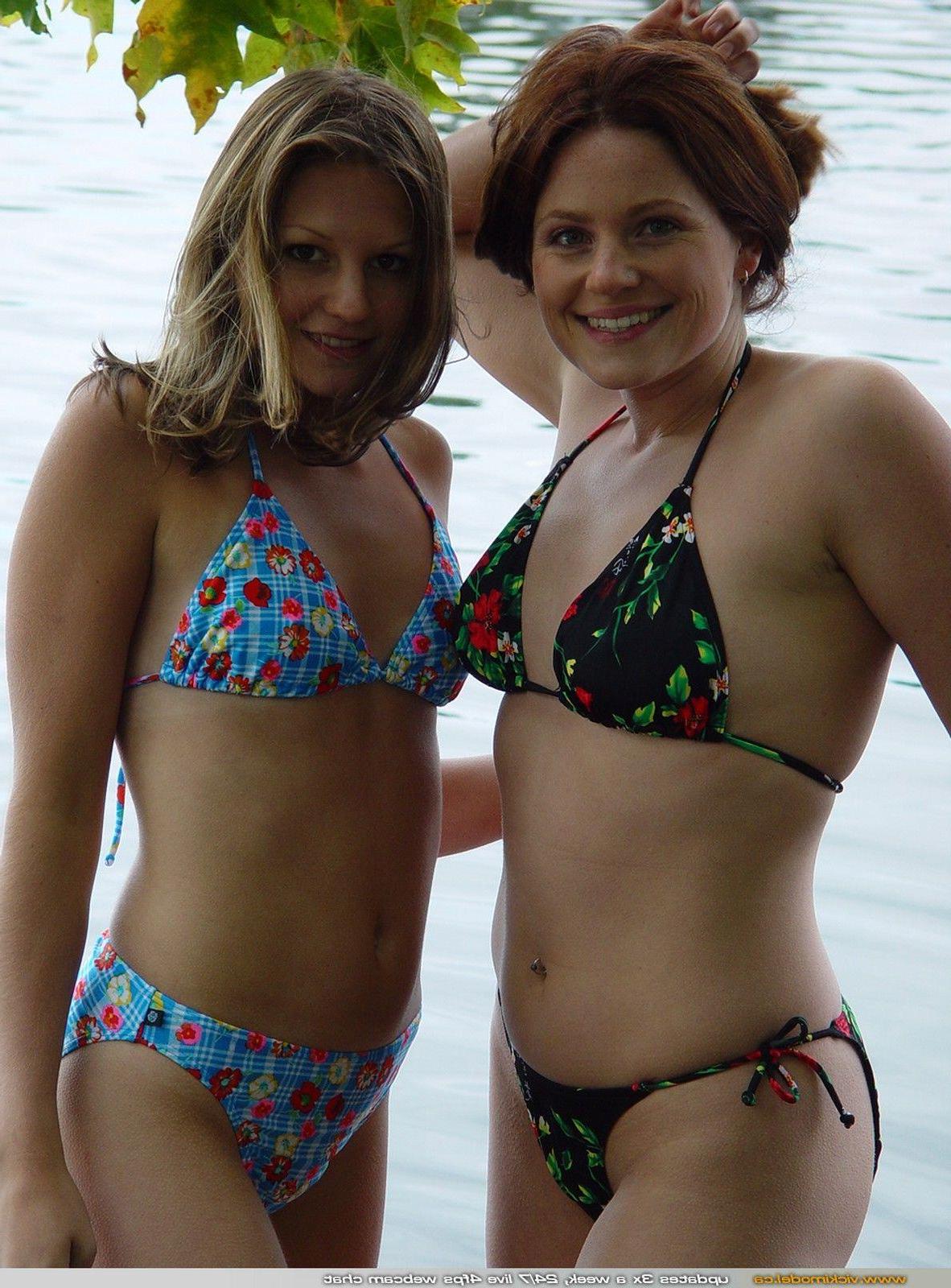 20P Pictures of teen Vicki Model hanging out with Josie Model