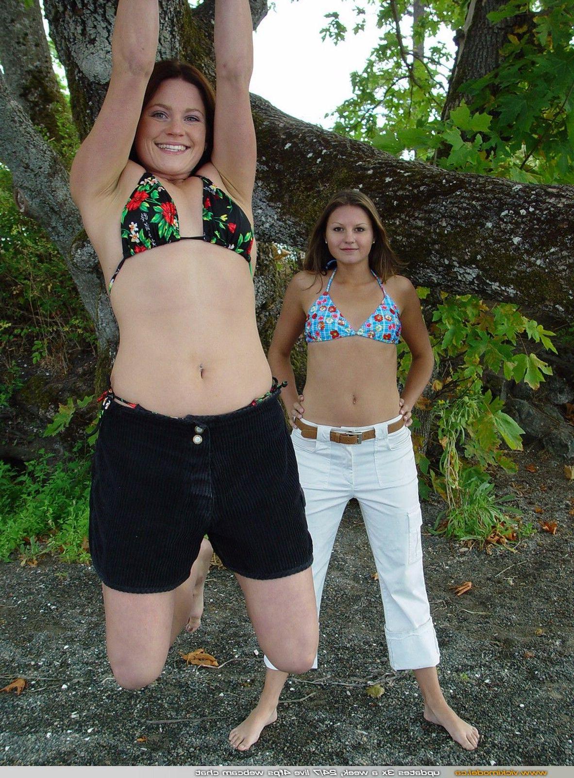 20P Pictures of teen Vicki Model hanging out with Josie Model