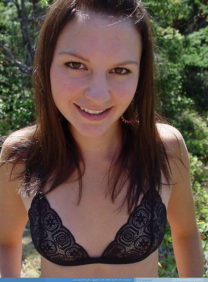 20P Pictures of teen babe Josie Model showing off outside