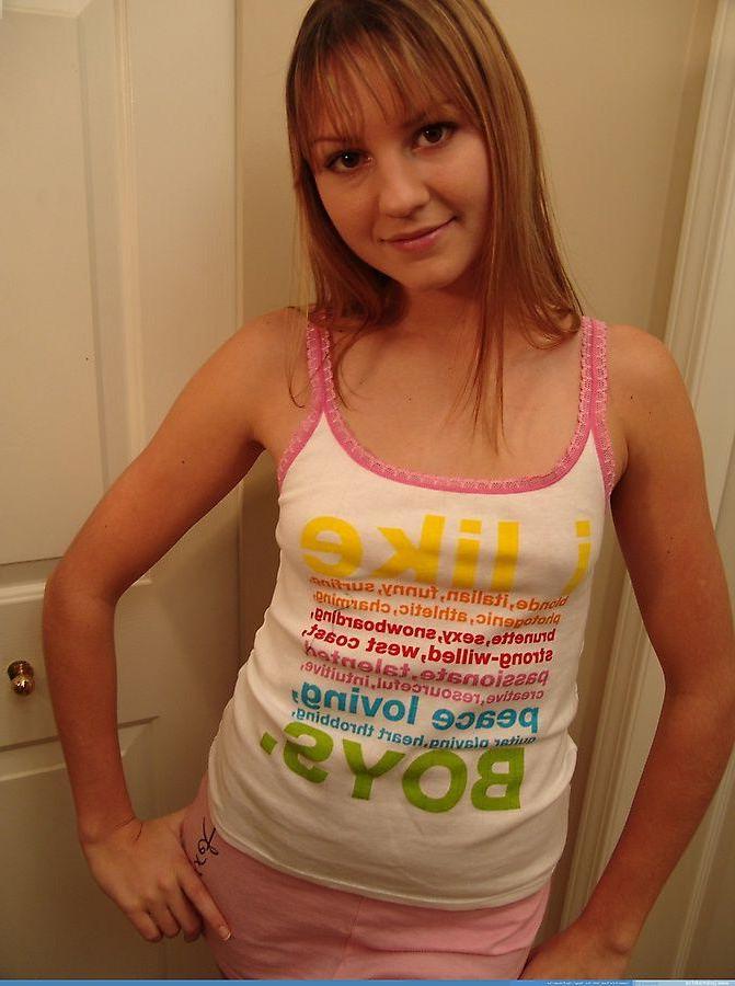 20P Pictures of Josie Model getting almost naked