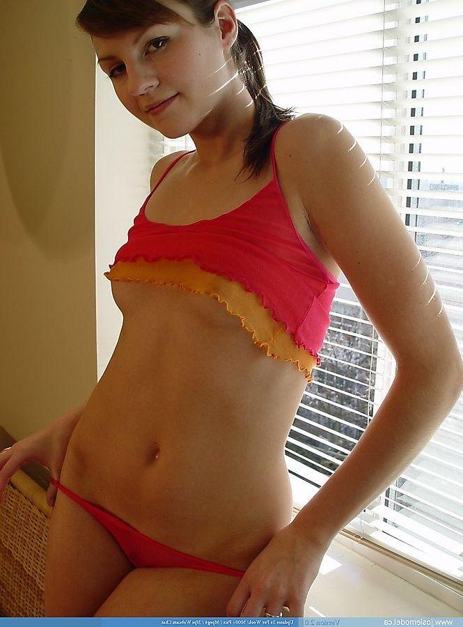 20P Pictures of teen cutie Josie Model stripping in bed
