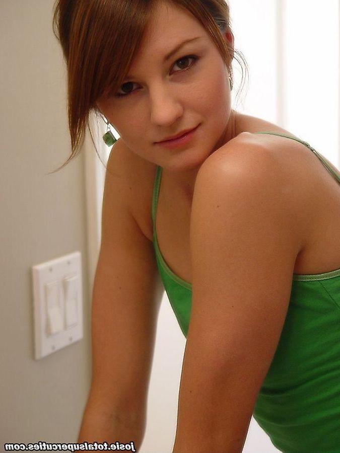 20P Pictures of teen star Josie Model exposing herself for your pleasure