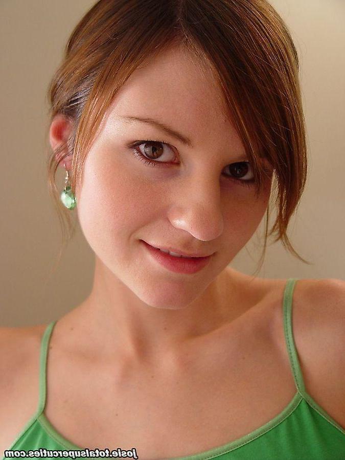 20P Pictures of teen star Josie Model exposing herself for your pleasure