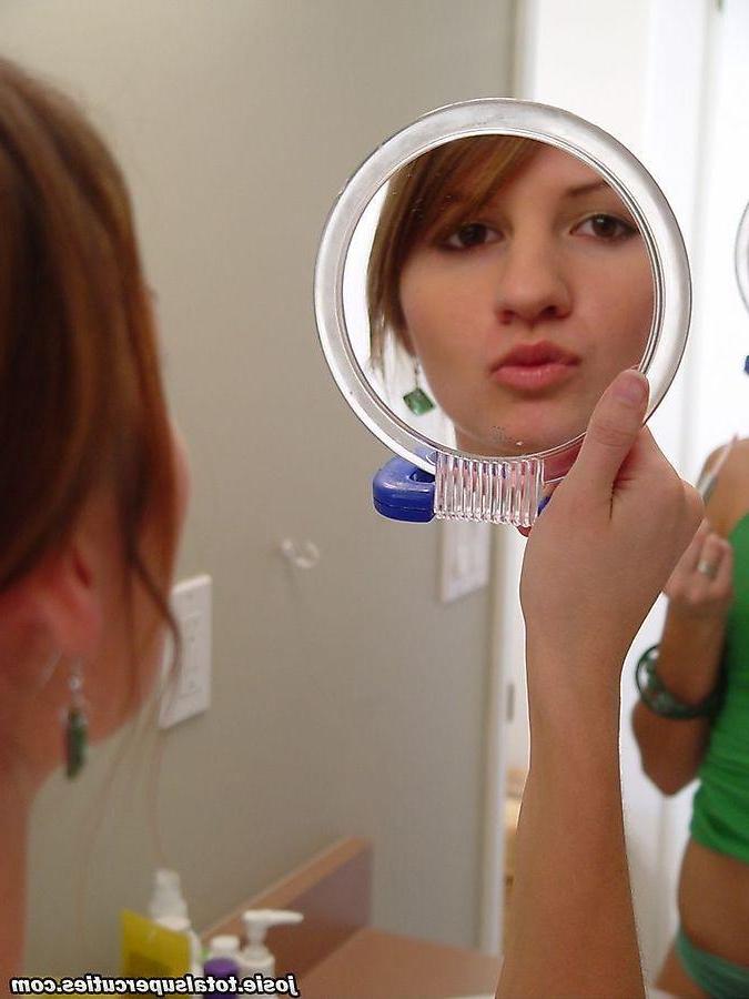 20P Pictures of teen star Josie Model exposing herself for your pleasure