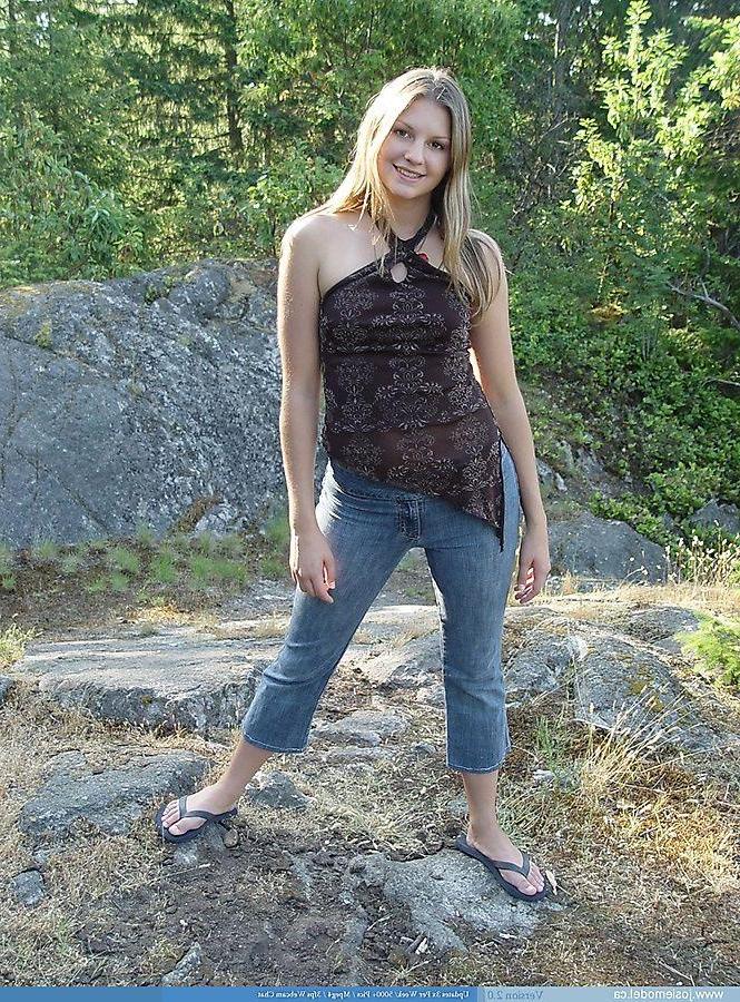 20P Pictures of teen Josie Model getting topless outside