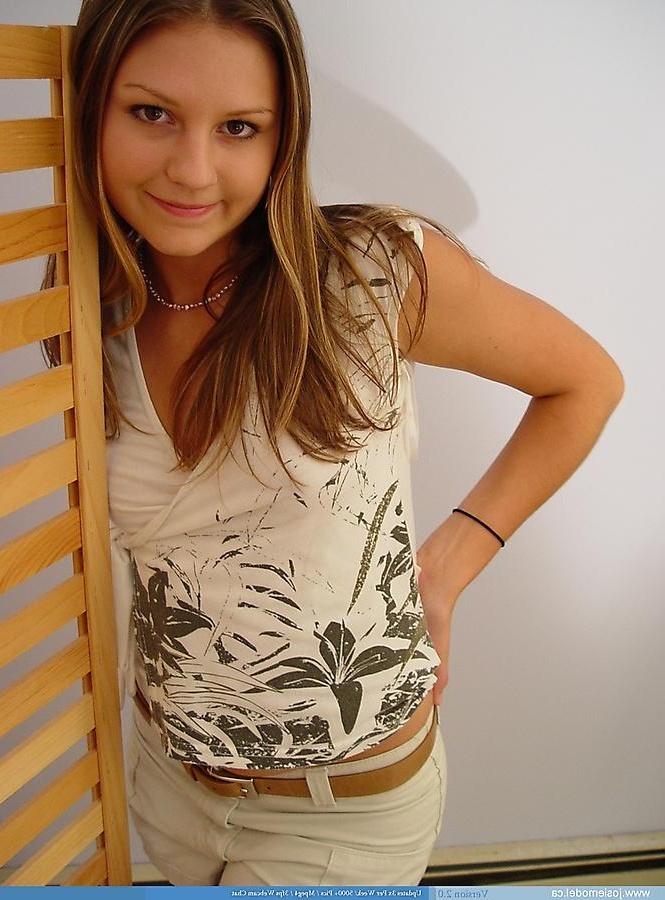 20P Pictures of Josie Model giving your cock a tease