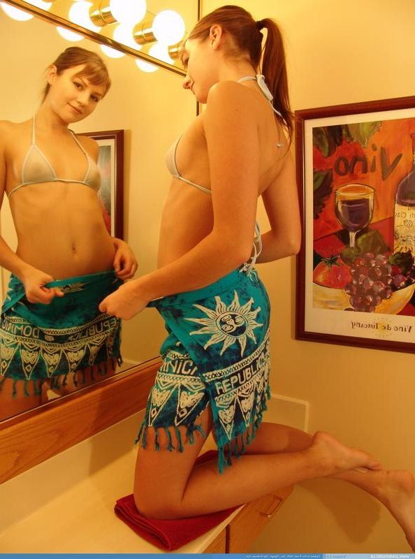 20P Pictures of teen Josie Model exposing herself in the bathroom