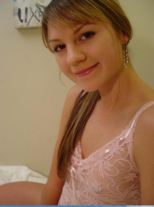 20P Pictures of teen model Josie Model stripping to her panties