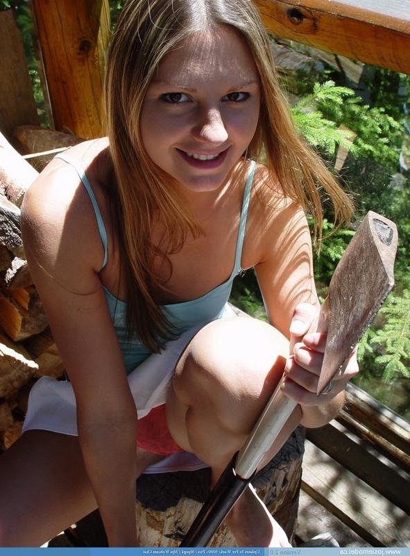 20P Pictures of teen Josie Model exposing herself outside