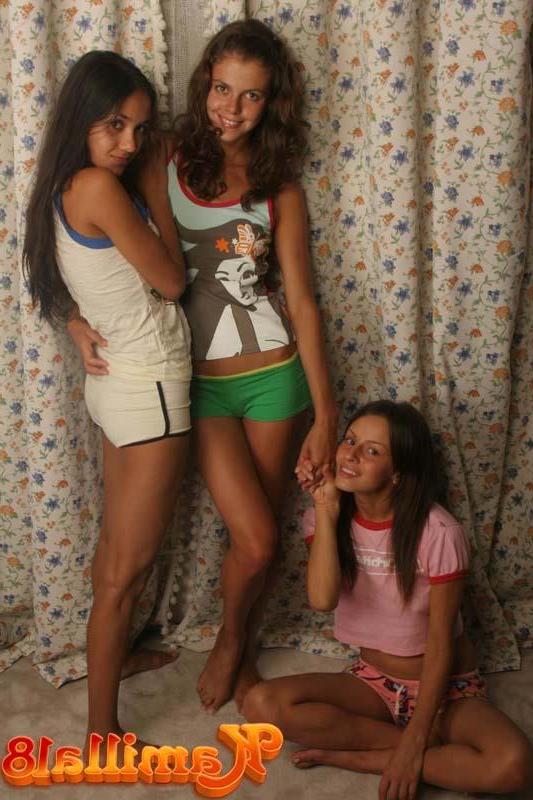 15P Three lesbian teen hotties playing with each other