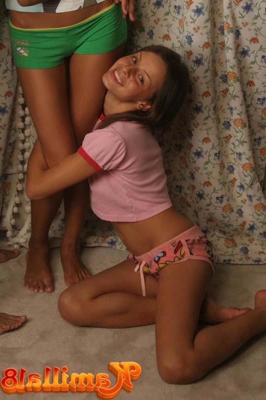 15P Three lesbian teen hotties playing with each other
