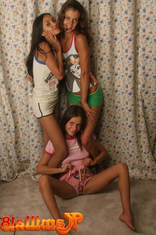 15P Three lesbian teen hotties playing with each other