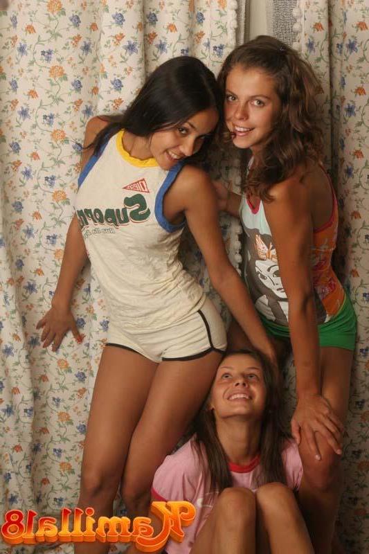 15P Three lesbian teen hotties playing with each other
