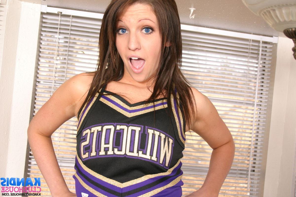 15P Pictures of teen cheerleader Kandi\'s Clubhouse stripping for you