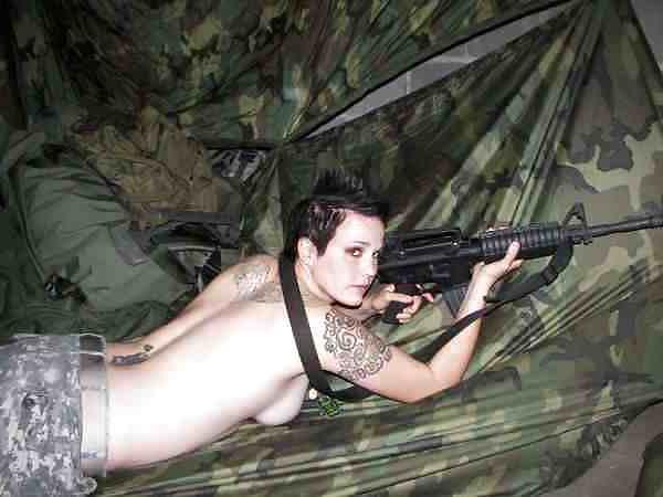 25P Naked Army