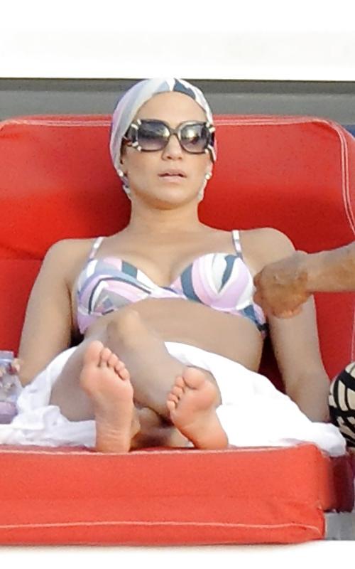 25P Jennifer Lopez Celebrating her birthday in Miami BIKINI Top