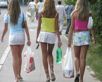 25P Outrageous miniskirt 