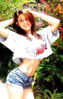 25P Nice girls in jeans