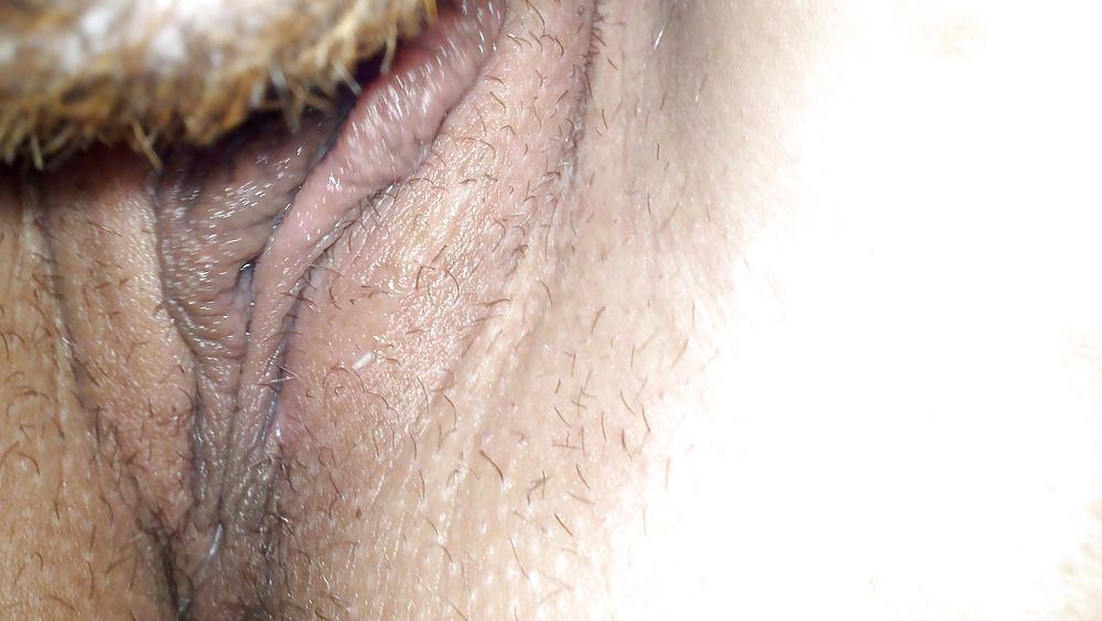 24P Ex fat pussy lips