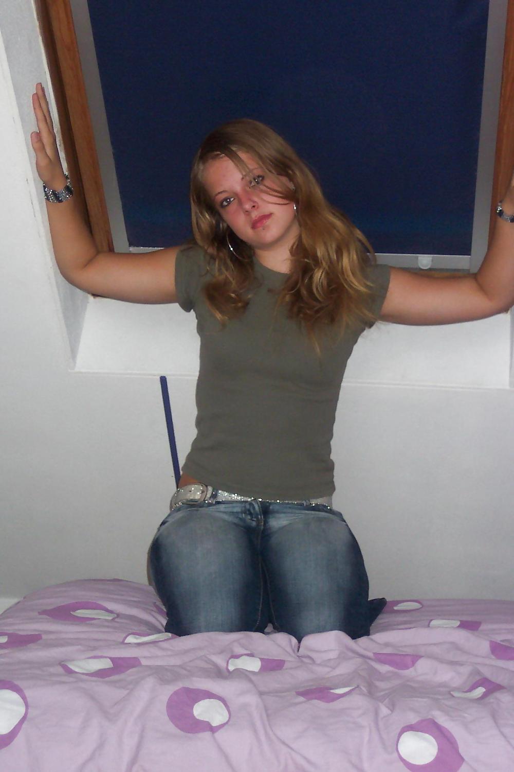 25P Beautyful asses in jeans