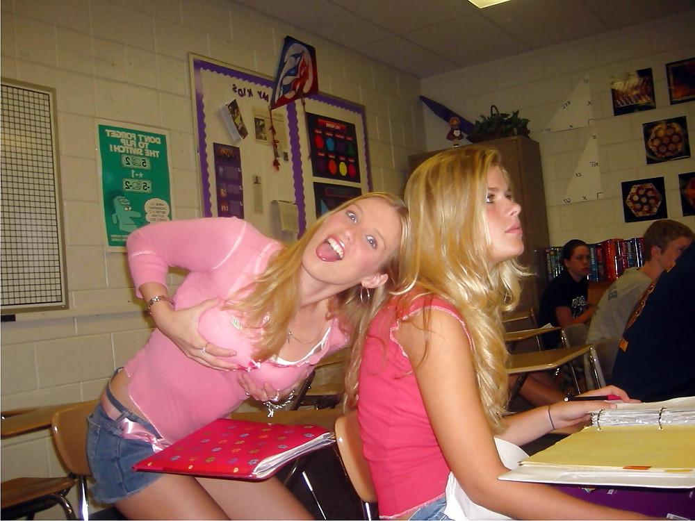 25P Beautyful asses in jeans