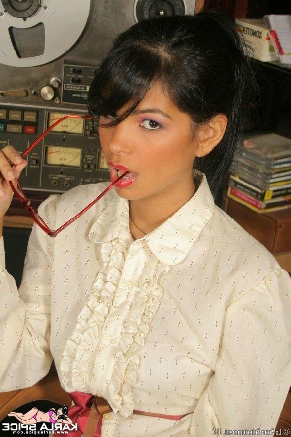 15P Pictures of teen Karla Spice being your fantasy secretary