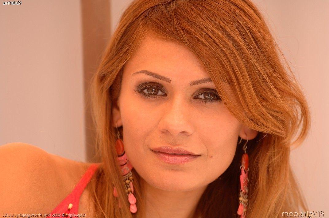 20P Pictures of Katarina giving you her pussy