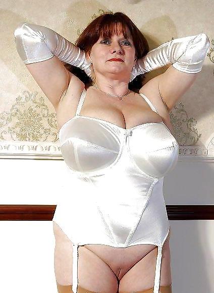 25P Big fat granny omas I would love to date 2