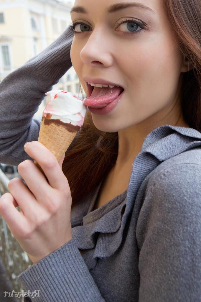 16P Beautiful model Kei strips naked while eating ice cream